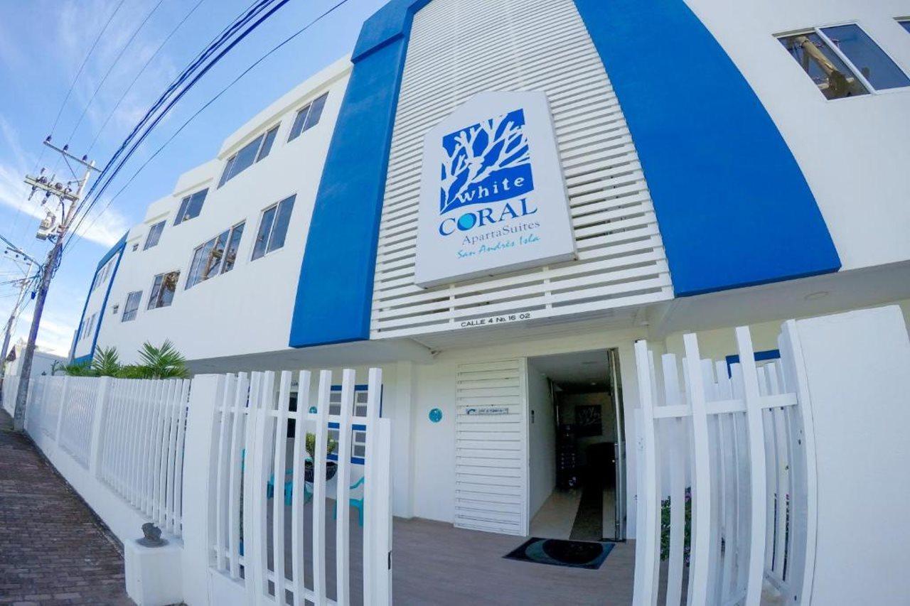 White Coral Apartasuites San Andres  Exterior photo
